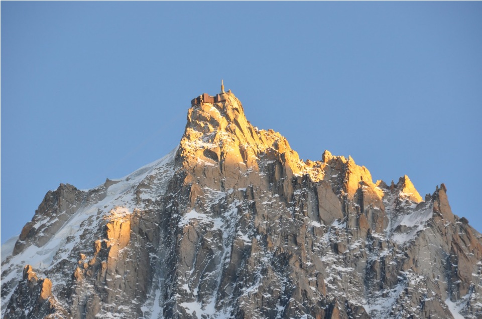 L'Aiguille du Midi L'Aiguille du Midi (JPG)
